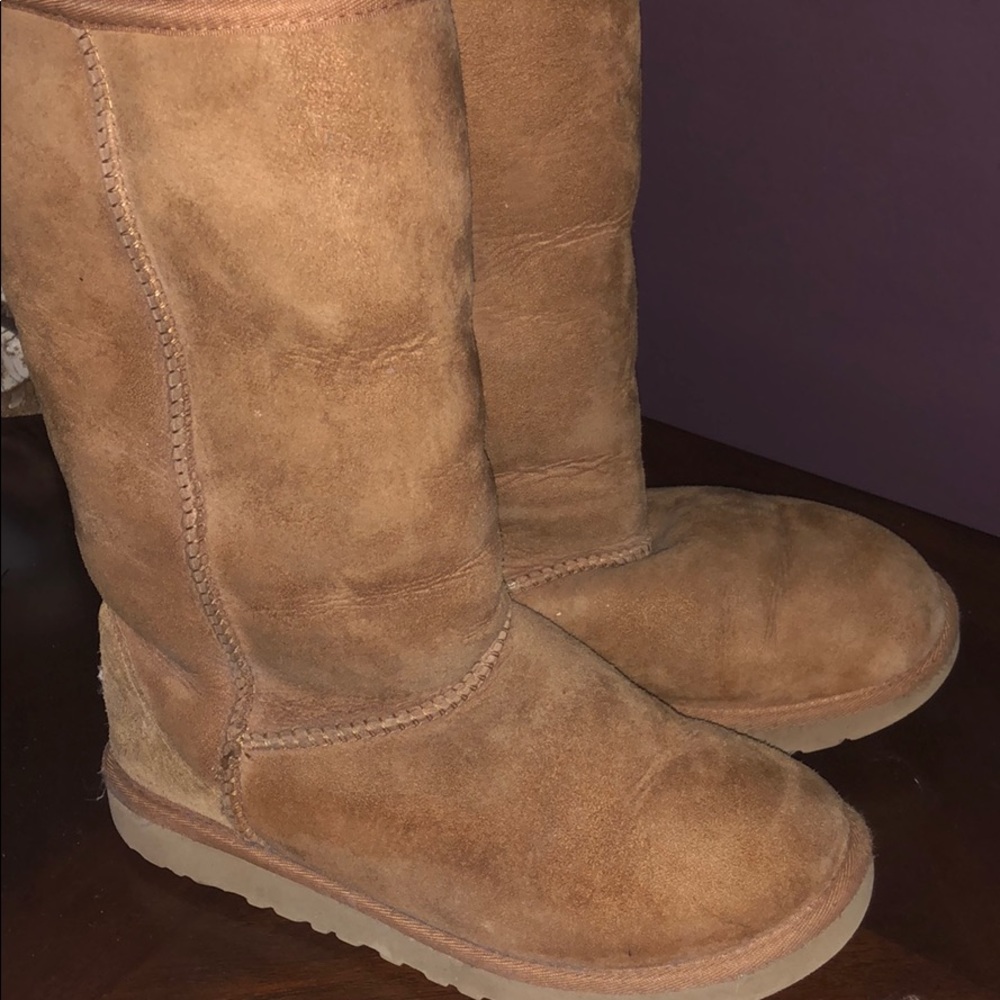 Ugg classic tall very good used condition—size 5